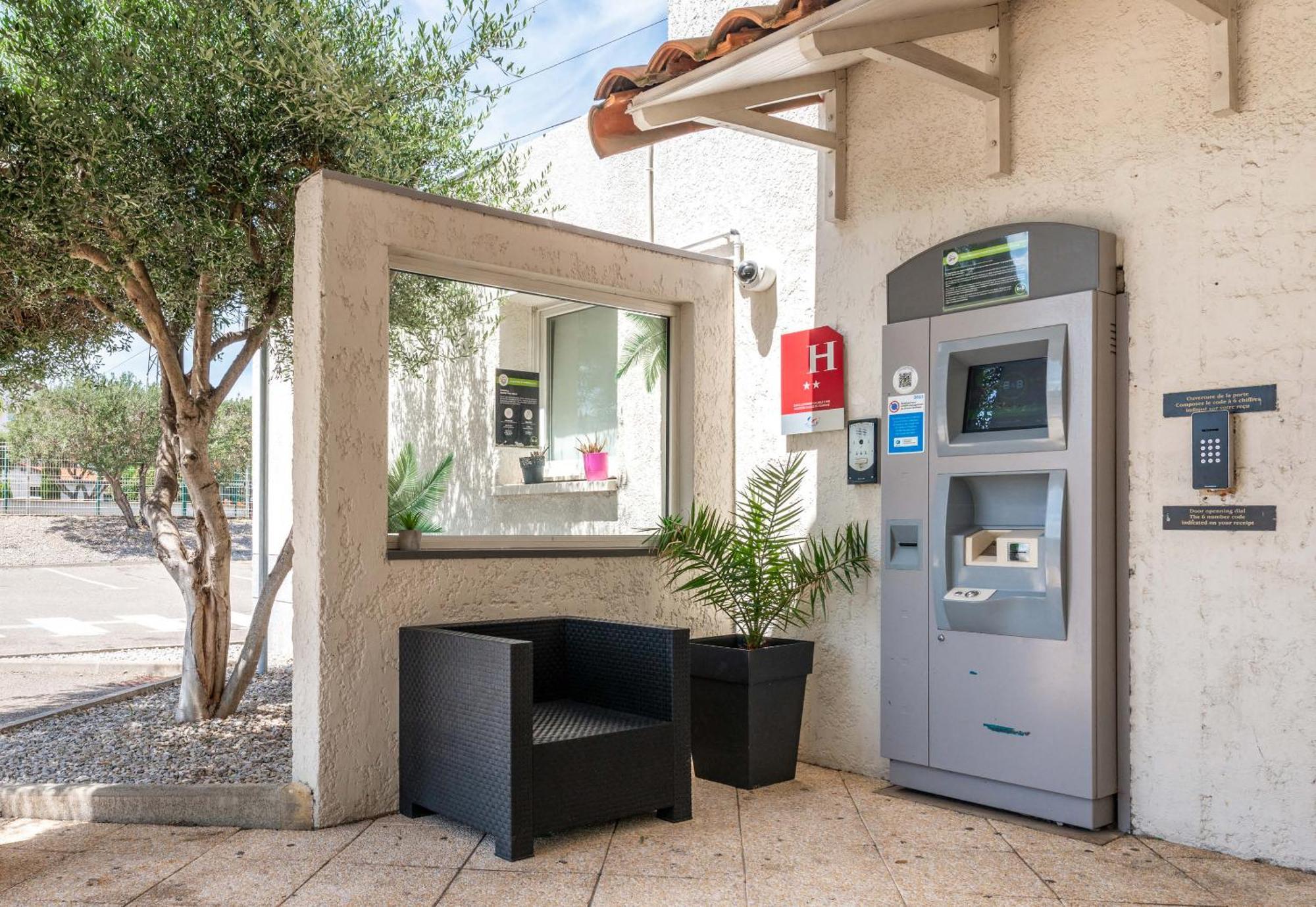B&B Hotel Narbonne 2 Bagian luar foto