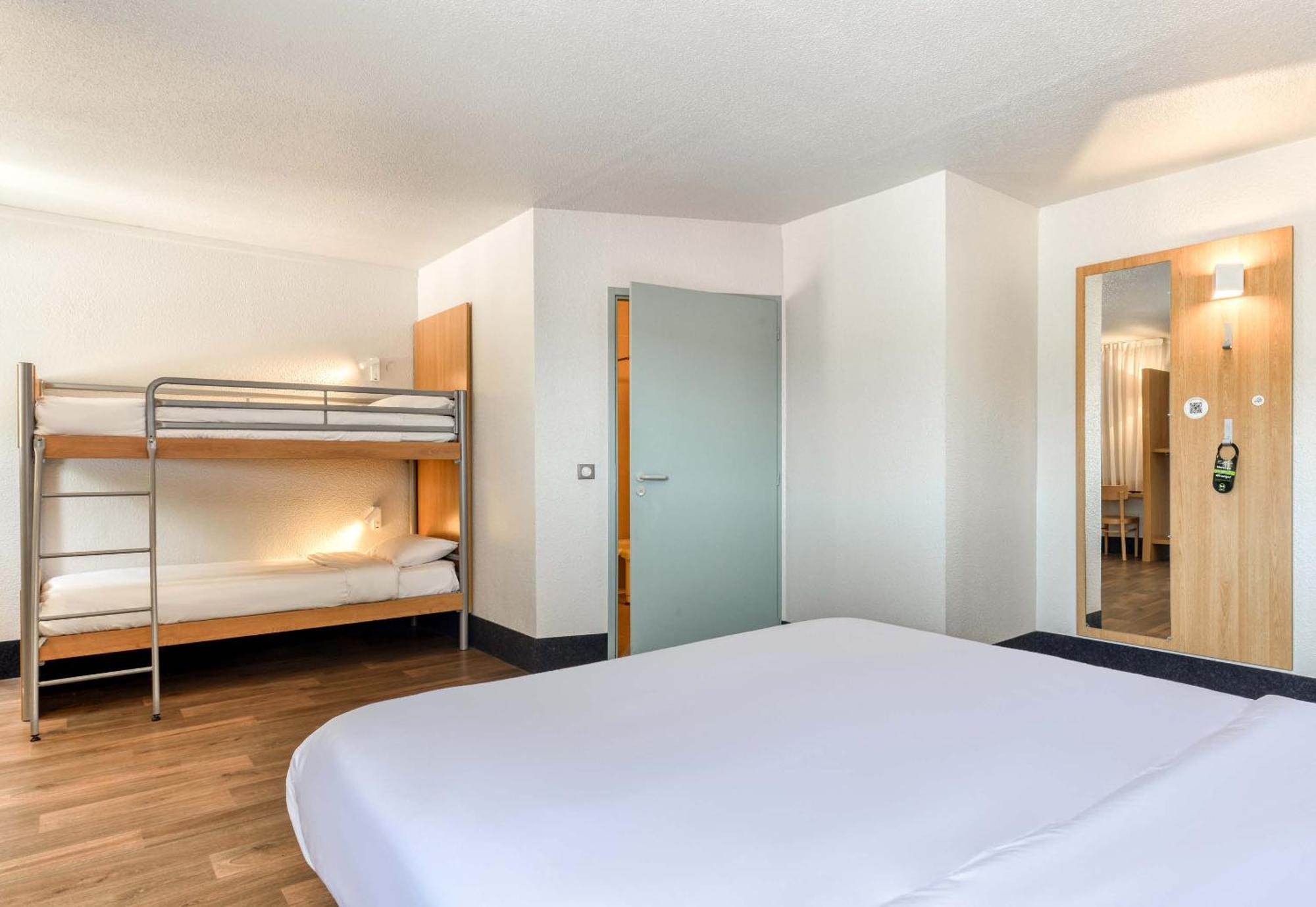 B&B Hotel Narbonne 2 Bagian luar foto